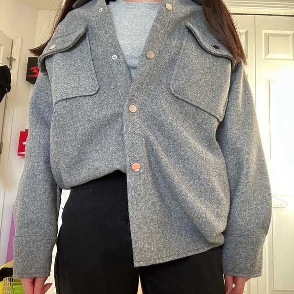 ZARA METAL BUTTON PLUSH
OVERSHIRT (XS) - Picture 5 of 5